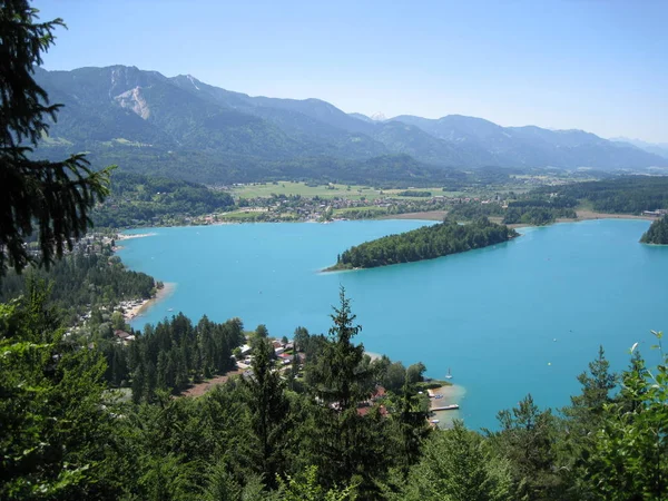 See Zwischen Den Bergen — Stockfoto