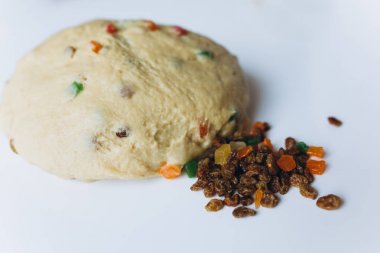 Tatlı kuru üzüm hamur yapma 