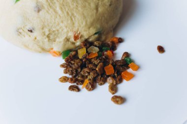 Tatlı kuru üzüm hamur yapma 