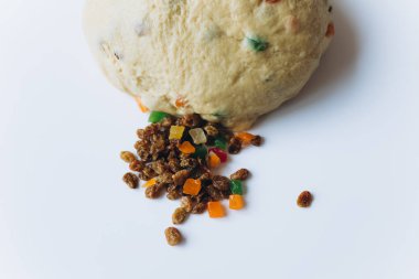 Tatlı kuru üzüm hamur yapma 