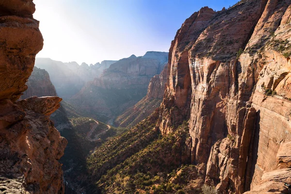 Zion Ulusal Parkı Kanyonu gözcüsü