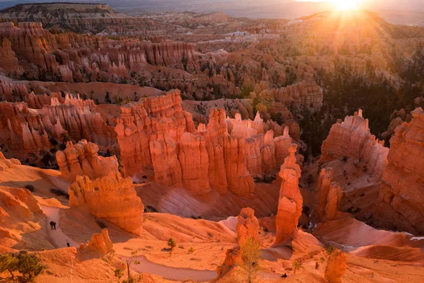 Salida del sol en el Parque Nacional Bryce Canyon — Foto de Stock