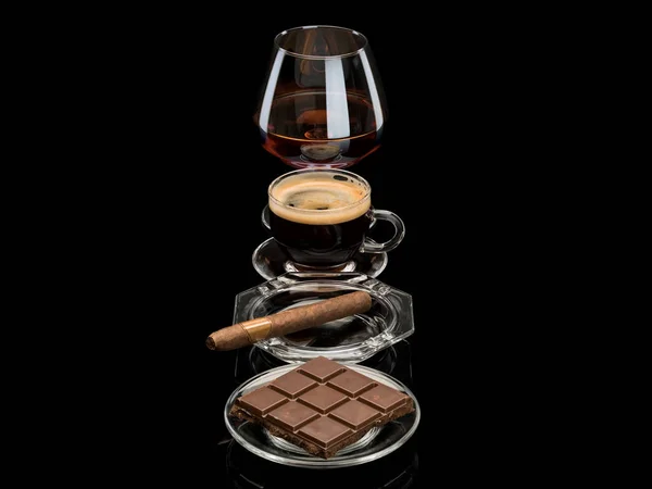 Konyak, puro, kahve ve çikolata siyah izole Züccaciye Mağazaları 