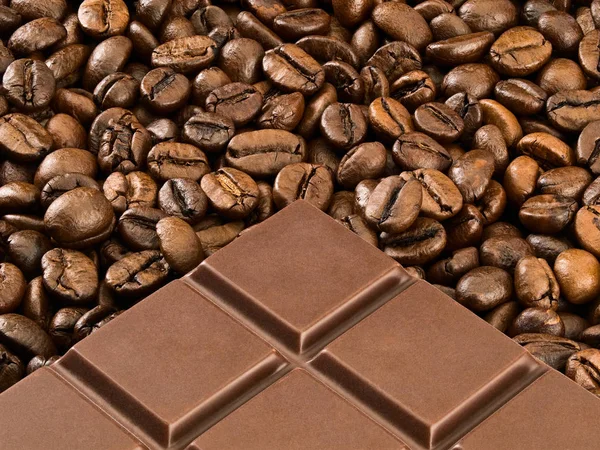 Chocolate y granos de café — Foto de Stock