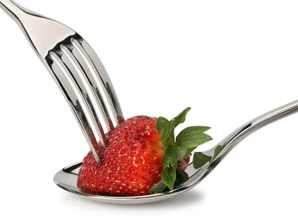 Căpșuni, furculiță și lingură din oțel — Fotografie, imagine de stoc