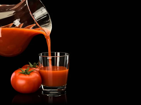 Remplissage Verre Par Jus Tomate Cruche Verre Est Isolé Sur — Photo