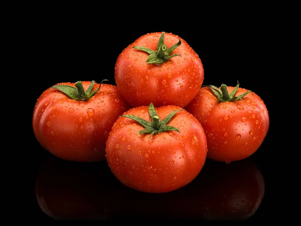 Pyramide Combinée Partir Cinq Tomates Mûres Recouvertes Gouttes Eau Est — Photo