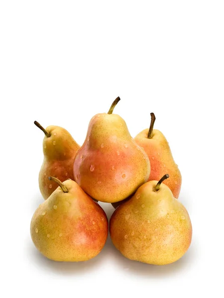 Cinco Frutos Pêra Madura Coberta Gotas Água Isolada Branco — Fotografia de Stock