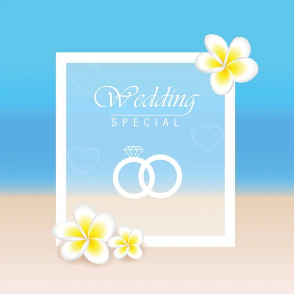 Sommer-Strandkarte für Hochzeitseinladung mit Frangipani-Blumen — Stockvektor