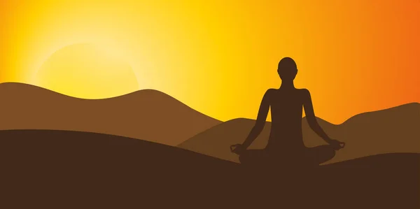 Persona meditando en alta montaña en el fondo del atardecer — Vector de stock