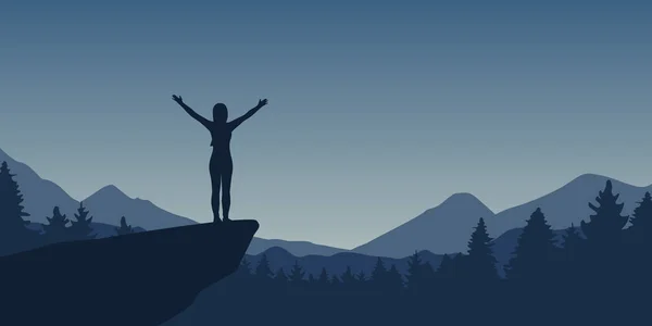 Щаслива дівчина з піднятими руками на блакитній горі і лісовий пейзаж — стоковий вектор
