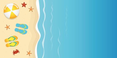 Yaz tatilinde sahilin arka planında fotokopi alanı olan üst manzara