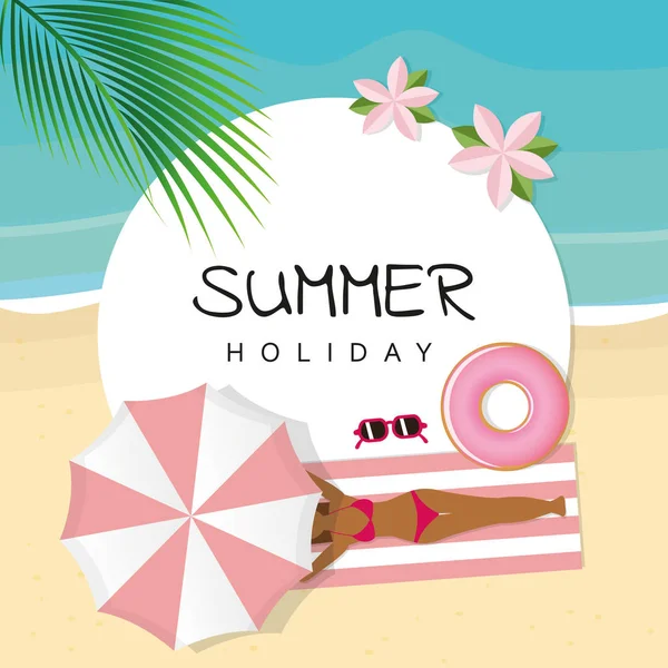 Vacaciones de verano en la playa chica de la moda está tumbado bajo un paraguas rosa — Archivo Imágenes Vectoriales