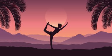 kız mor renklerde tropikal kırmızı dağ manzara yoga yapar