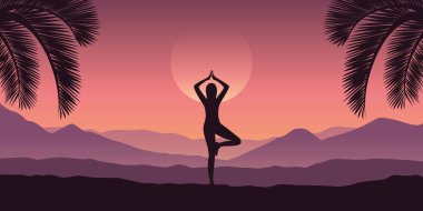 kız mor renklerde tropikal kırmızı dağ manzara yoga yapar