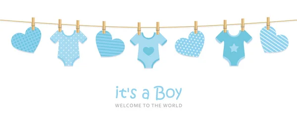 É um menino bem-vindo cartão de saudação para o parto com corações pendurados e bodysuits — Vetor de Stock