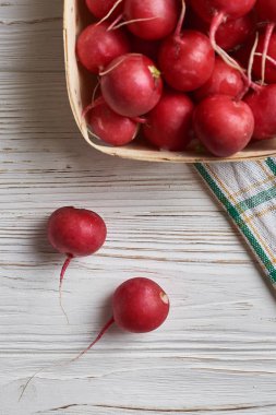 turp ahşap arka plan üzerinde