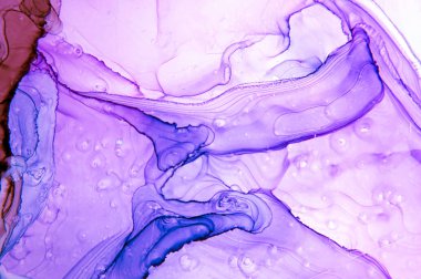 Modern tarz trendler. Mor arka planda sıvı mürekkep. Mürekkep, boya, soyut. Tabloya yakın çekim. Renkli soyut resim arkaplanı. Yüksek desenli yağlı boya. Yüksek kaliteli detaylar.