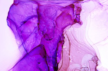 Modern tarz trendler. Mor arka planda sıvı mürekkep. Mürekkep, boya, soyut. Tabloya yakın çekim. Renkli soyut resim arkaplanı. Yüksek desenli yağlı boya. Yüksek kaliteli detaylar.