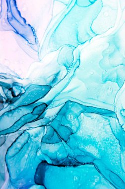 Modern tarz trendler. Mor arka planda sıvı mürekkep. Mürekkep, boya, soyut. Tabloya yakın çekim. Renkli soyut resim arkaplanı. Yüksek desenli yağlı boya. Yüksek kaliteli detaylar.