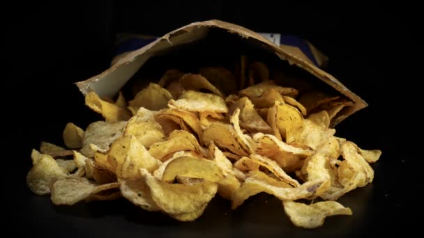 Kézi Szedés Finom Burgonya Chips Junk Food — Stock videók