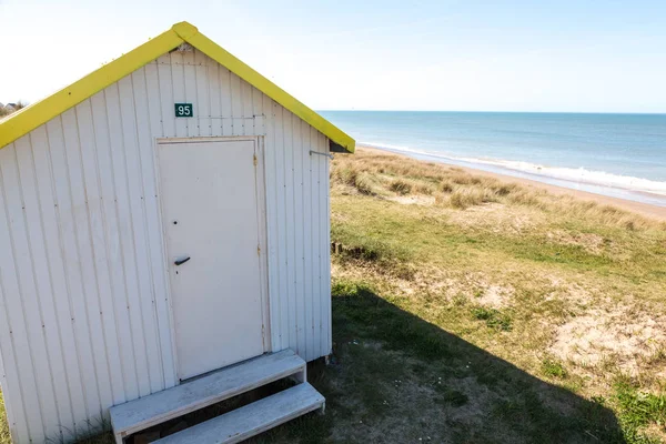 Cabanas Praia Coloridas Madeira Nas Dunas Gouville Sur Mer Normandia — Fotografia de Stock