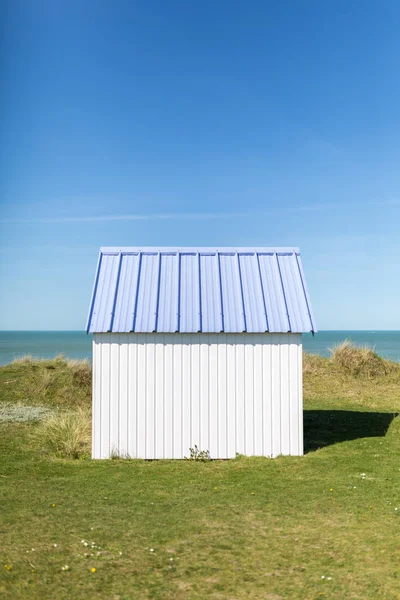 Kolorowe Drewniane Plaży Kabiny Wydmach Gouville Sur Mer Normandia Francja — Zdjęcie stockowe