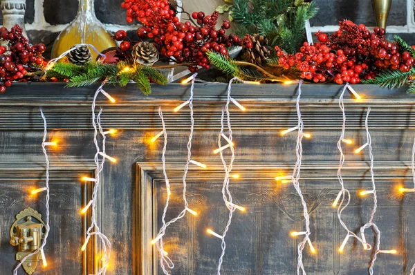 Rijkelijk Versierd Voor Kerst Met Rode Gouden Ornamenten Verlichting Achtergrond — Stockfoto