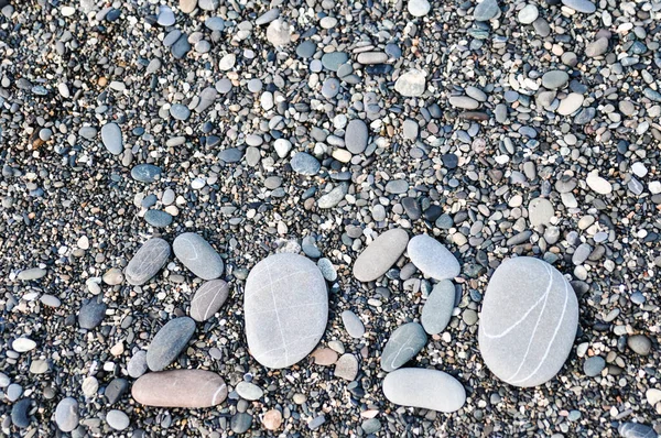 Inscrição: 2020 de pedras na praia para celebrar o ano novo pelo mar — Fotografia de Stock