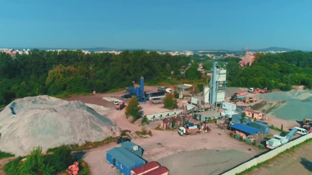 Вид з повітря на великі піщані палі і запуск будівлі. 4-кілометровий . — стокове відео