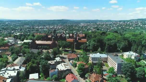 Chernivtsi, Ucrania - 28 de mayo de 2019: La residencia de la Universidad Nacional de Chernivtsi. 4K . — Vídeos de Stock