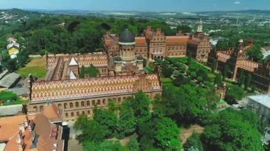 Chernivtsi, Ukrayna - 28 Mayıs 2019: Chernivtsi Ulusal Üniversitesi'nin ihtisası. 4k.