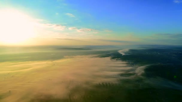 早晨的雾城。4k — 图库视频影像
