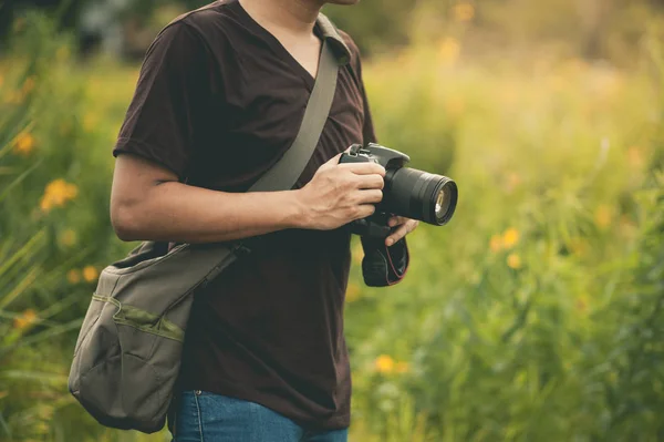 Professioneller Fotograf Mit Kamera — Stockfoto