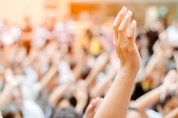 Levantar Las Manos Para Participación — Foto de Stock