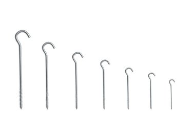 Metal vidalar farklı boyutlarda için kanca oluşturur. Beyaz izole