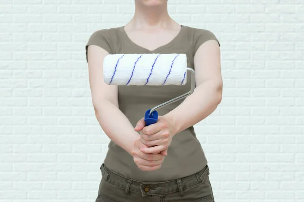 Woman Protective Clothing Paint Roller Her Hands Painting Walls Room — Stock Photo, Image