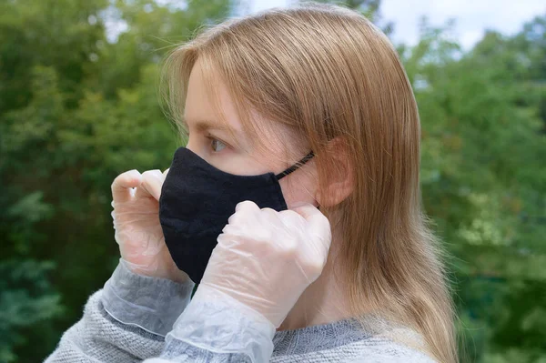 Caucasian Young Woman Close Black Protective Mask Her Face Transparent — Stock Photo, Image