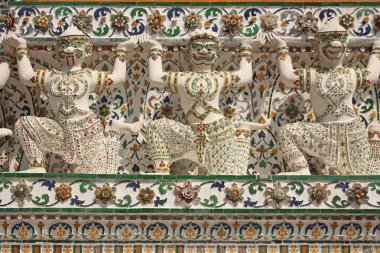 Bangkok, Tayland Wat Arun Tapınağı'nda iblis Guardian heykel yakın çekim