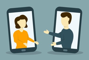 Erkek ve kadın bir video görüşmesi yapıyor.