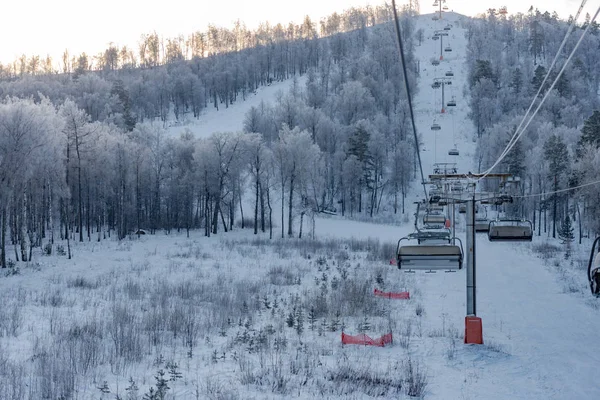 Winter Den Bergen Skigebiet Sessellift Weißbäume Schneebäume — Stockfoto