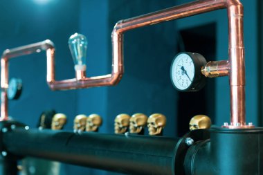 Steampunk tarzı bira bar