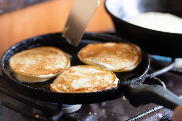 Pancakes in the pan — Stock Photo, Image