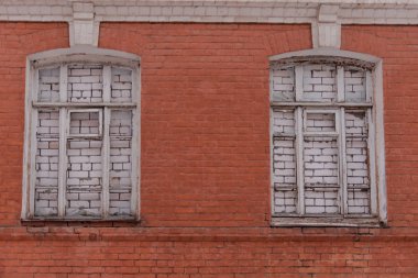 Tuğlalı pencereler