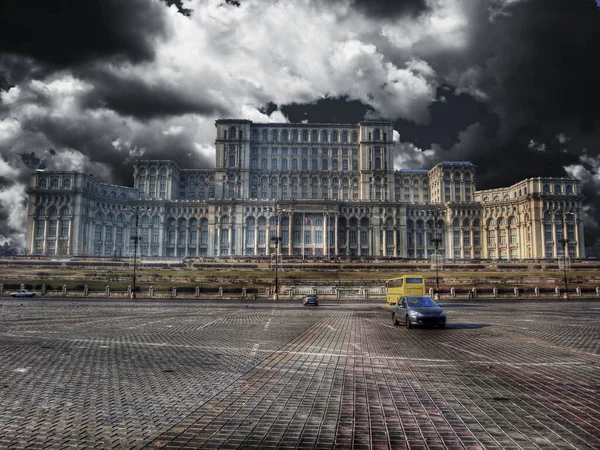 Incredibile Cielo Sul Palazzo Del Parlamento Palatul Parlamentului Bucarest Romania — Foto Stock