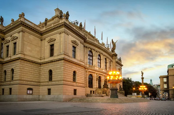 Dům České Filharmonie Opery Rudolfinum Praze Soumraku Krásnými Světly Západ — Stock fotografie