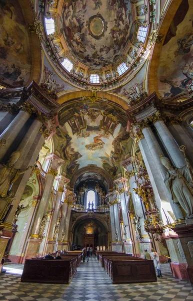 Прага Чехия 2020 Интерьер Церкви Святого Николая Мала Страна Kostel — стоковое фото