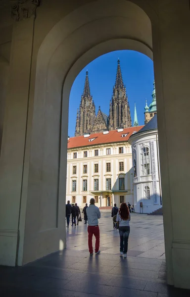 Prag Çek Cumhuriyeti Kasım 2019 Nsanlar Güzel Bir Sonbahar Gününde — Stok fotoğraf