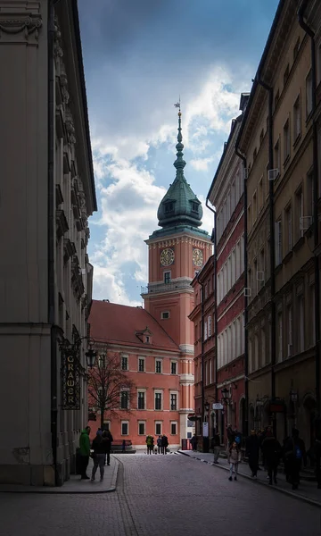 Varšava Polsko Březen 2019 Lidé Chodí Ulici Hlavní Náměstí Varšavě — Stock fotografie