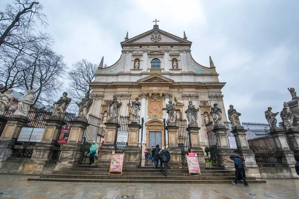 Cracovie Pologne Avril 2019 Façade Statues Des Saints Devant Église — Photo